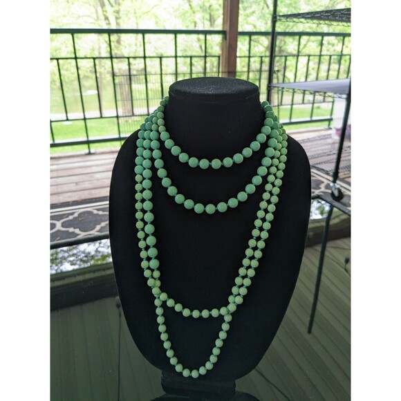 Premier Designs Jewelry - Premier Designs Necklace Mint Green Ombre Beaded 88" Long Knotted Acrylic Layers